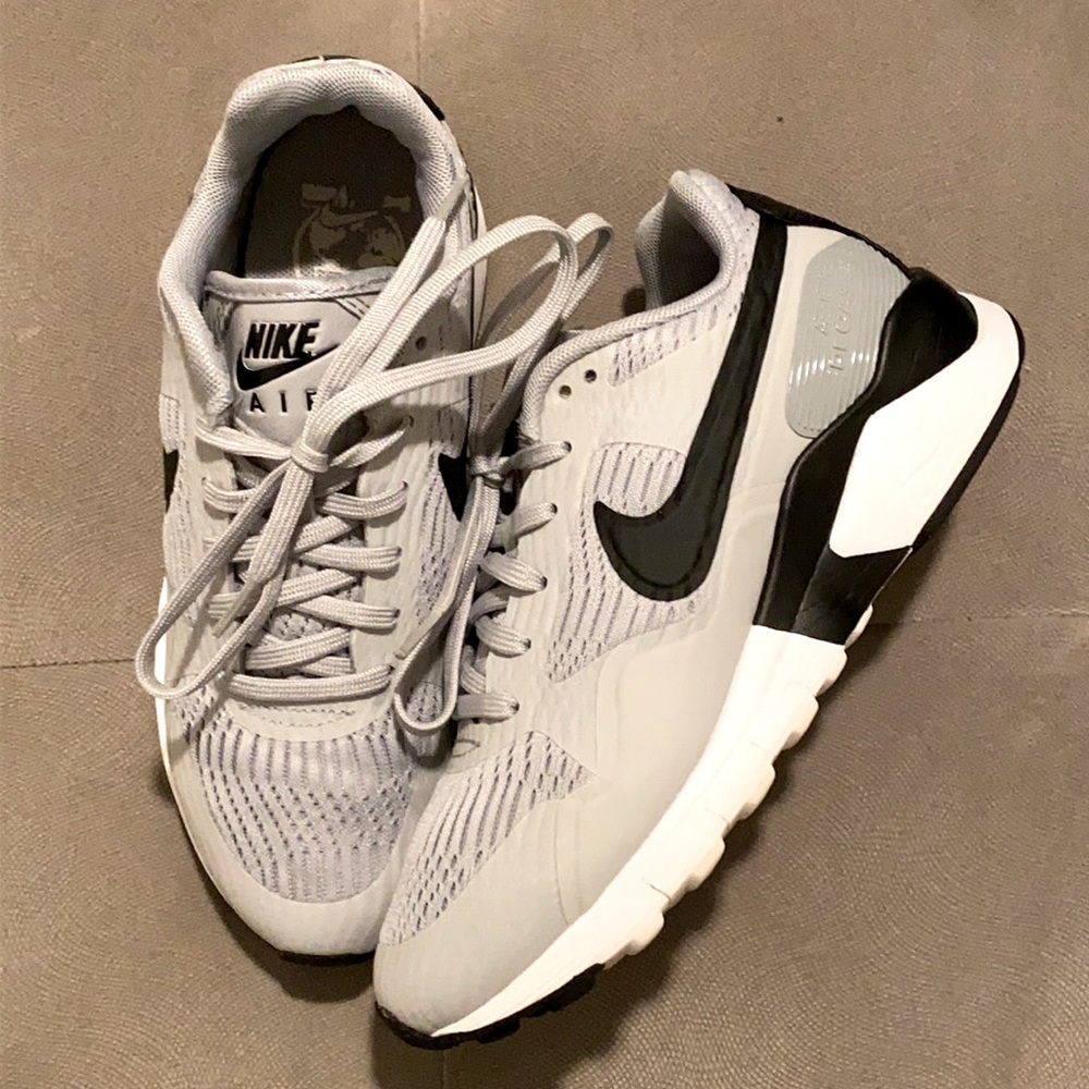 Nike Air Pegasus Wm Size 6